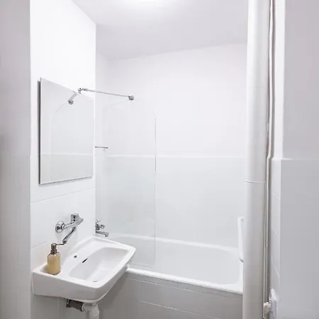 Clicktheflat Norblin Factory 旅馆